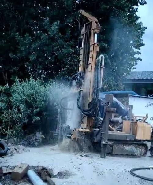 潘集区钻岩石井